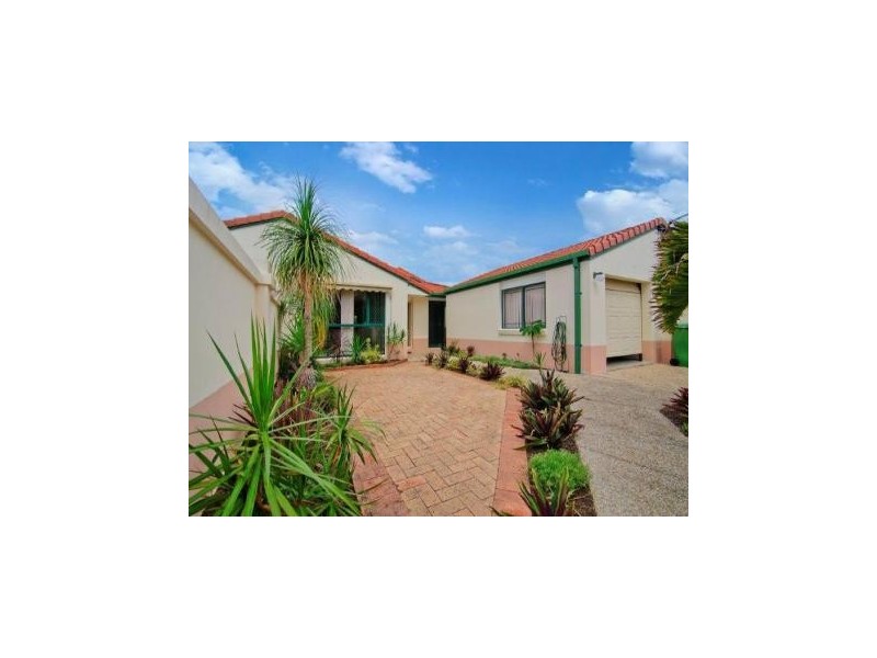 2/139 BAYVIEW STREET, Runaway Bay QLD 4216