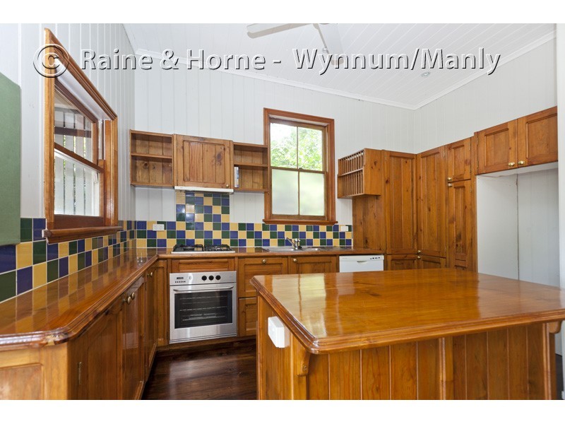 122 KINGSLEY TCE, Manly QLD 4179