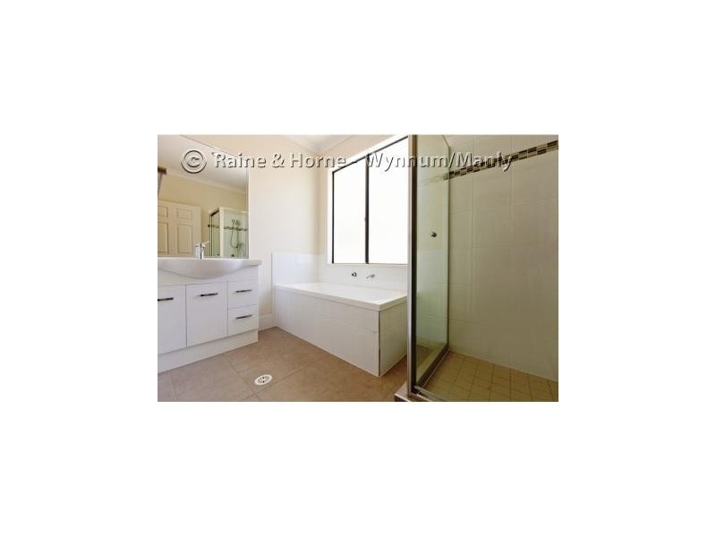 9 Wassell Street, Wynnum QLD 4178