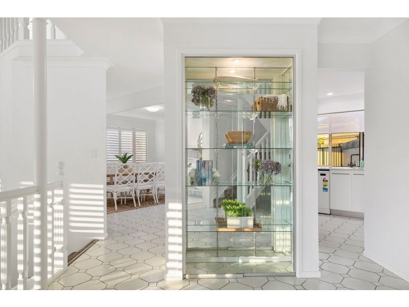 1 Teraglin Street, Manly West QLD 4179