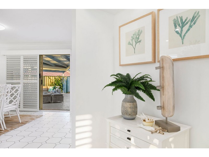 1 Teraglin Street, Manly West QLD 4179