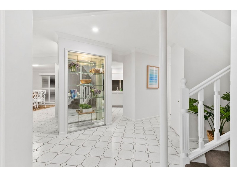 1 Teraglin Street, Manly West QLD 4179