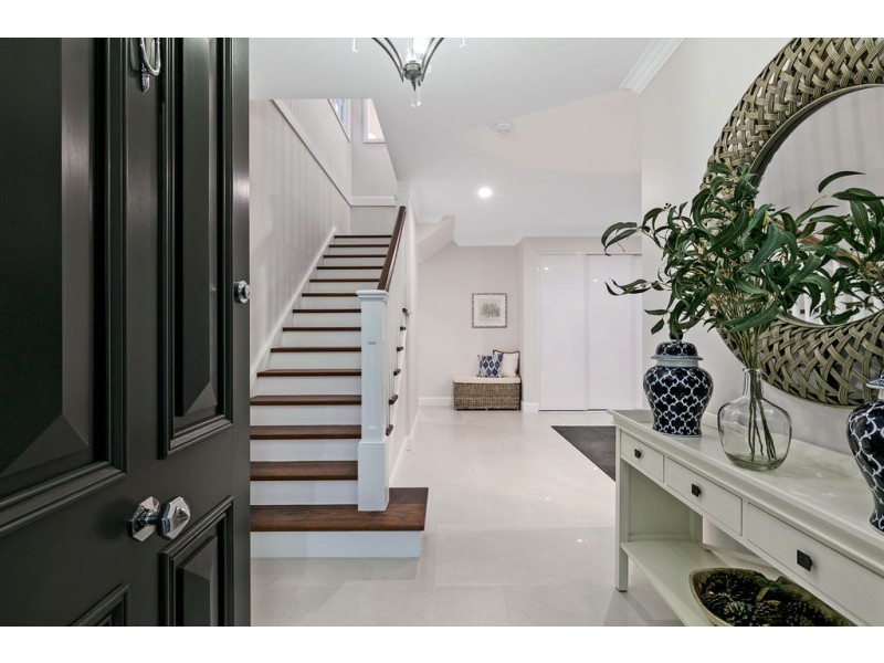 12 TINGAL ROAD, Wynnum QLD 4178