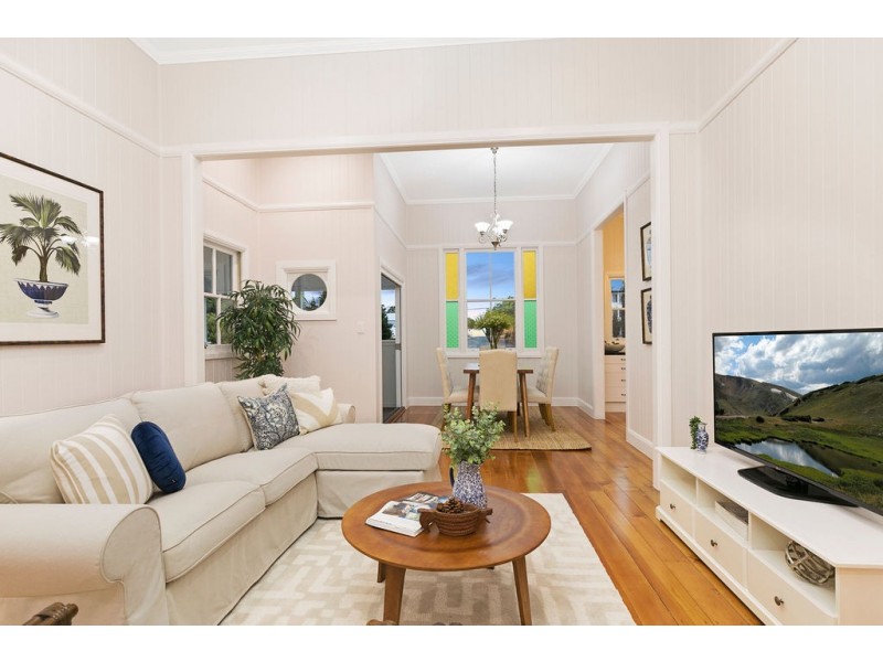 12 TINGAL ROAD, Wynnum QLD 4178