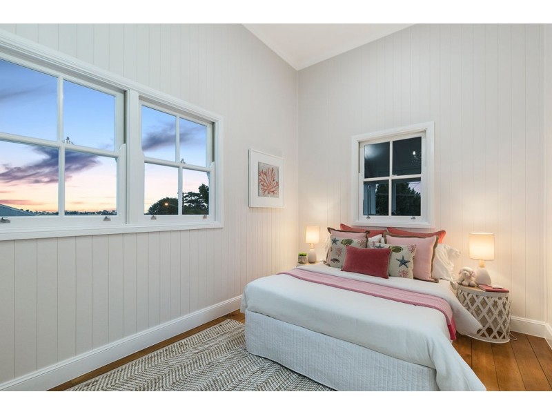 12 TINGAL ROAD, Wynnum QLD 4178