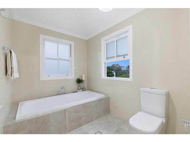 12 TINGAL ROAD, Wynnum QLD 4178