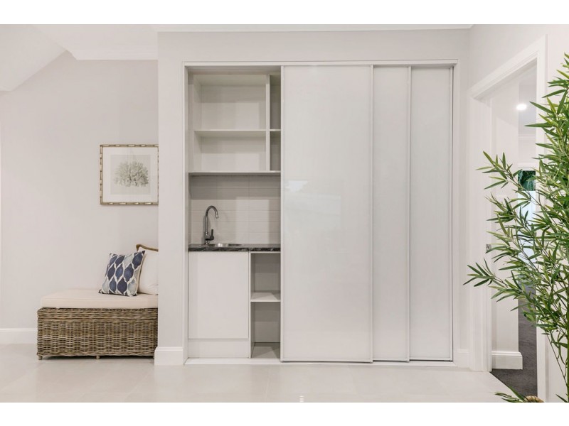 12 TINGAL ROAD, Wynnum QLD 4178