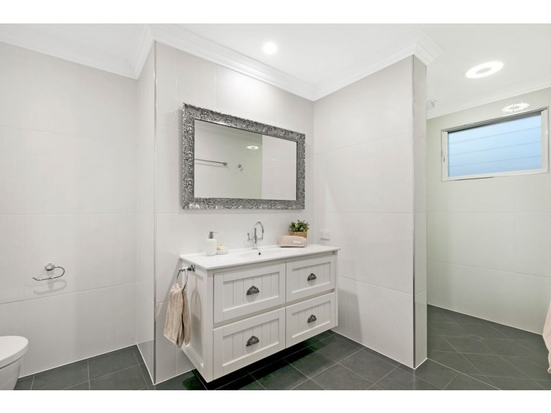 12 TINGAL ROAD, Wynnum QLD 4178