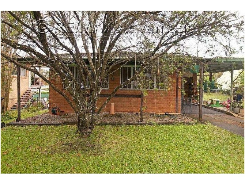 2 Glenjustins Street, Wynnum West QLD 4178