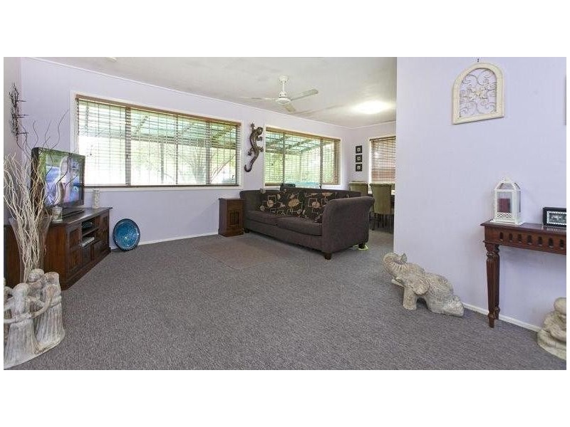 2 Glenjustins Street, Wynnum West QLD 4178