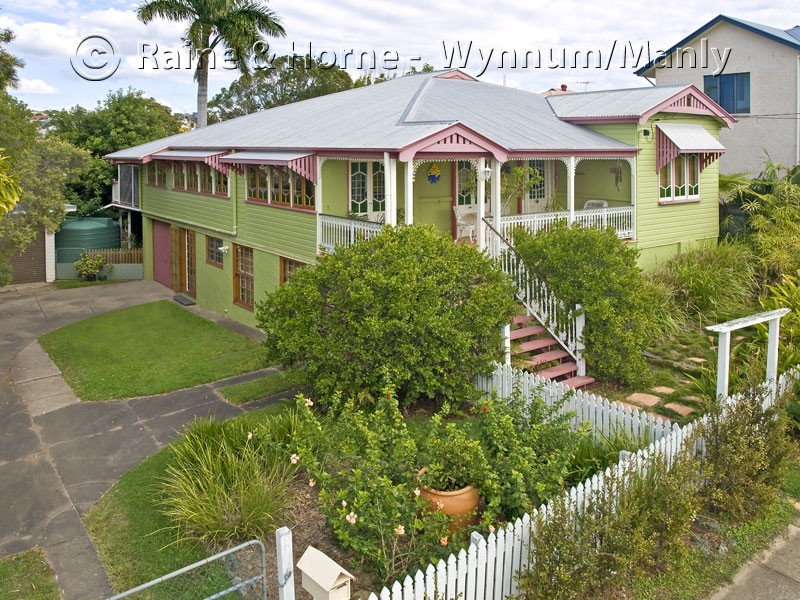 18 Nelson Parade, Manly QLD 4179