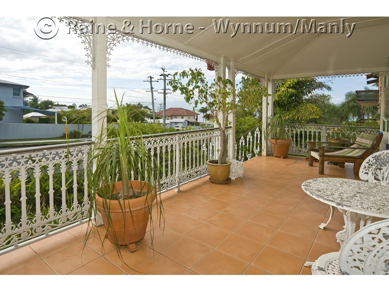 18 Nelson Parade, Manly QLD 4179