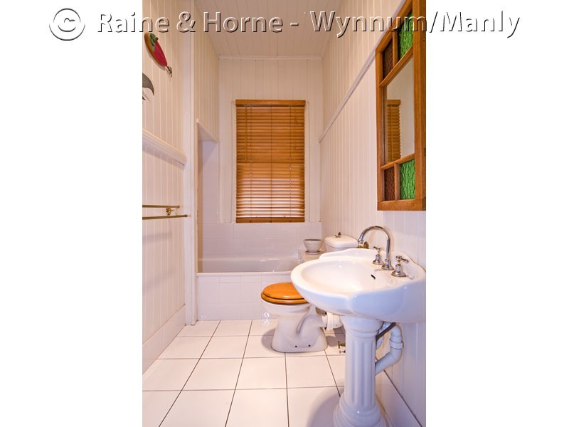 18 Nelson Parade, Manly QLD 4179
