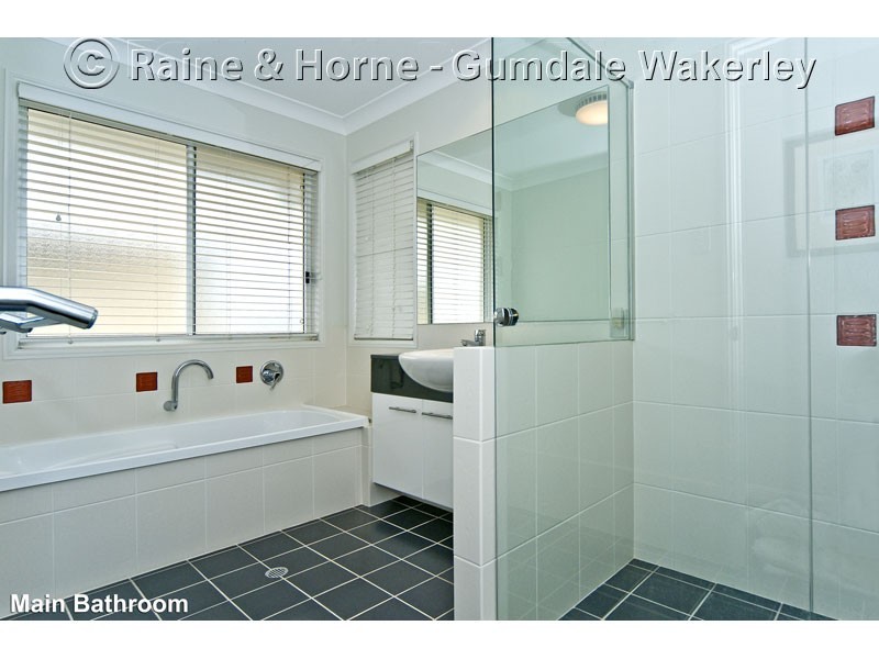 32 John Street, Manly West QLD 4179