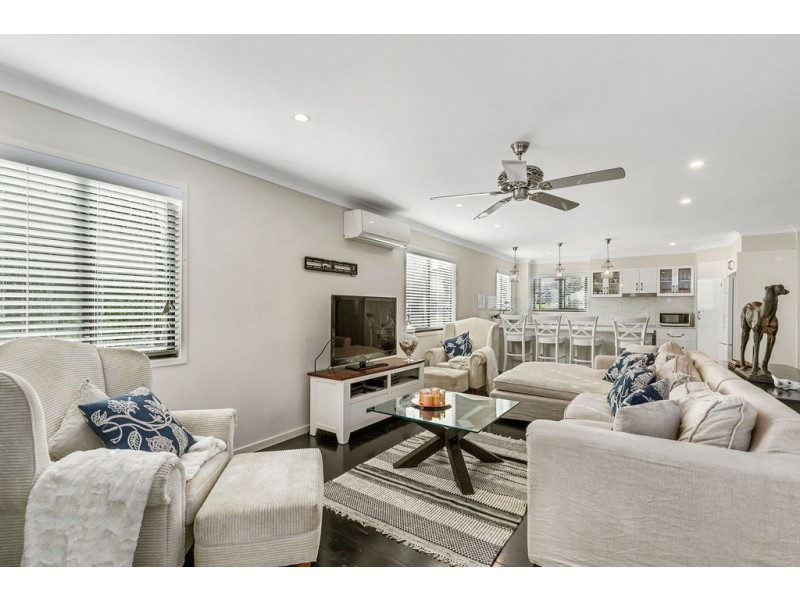 21/15 OASIS CLOSE, Manly West QLD 4179