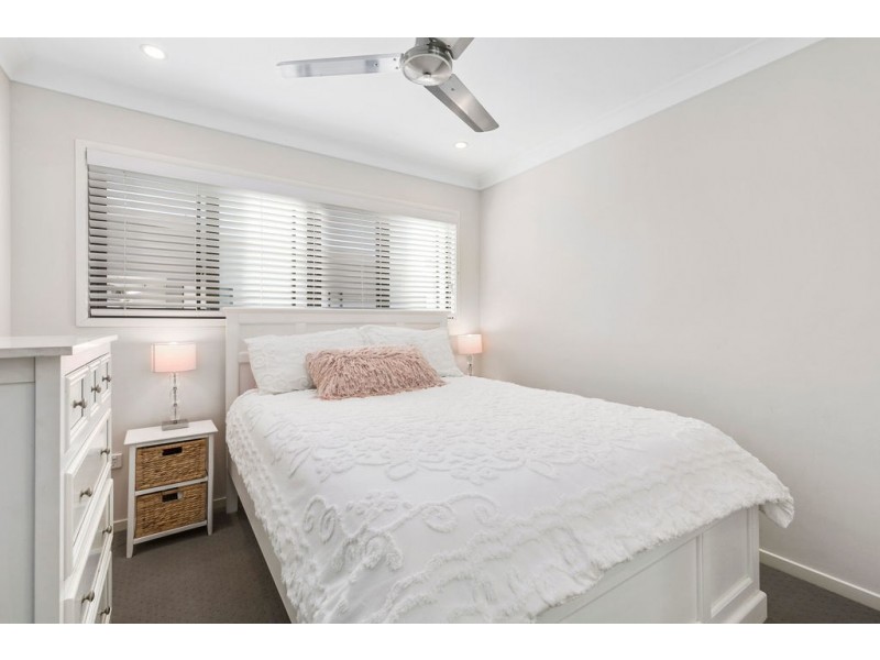 21/15 OASIS CLOSE, Manly West QLD 4179