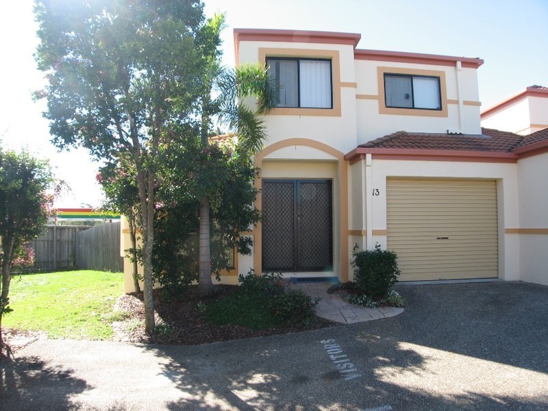 13/74 PLAZA STREET, Wynnum West QLD 4178