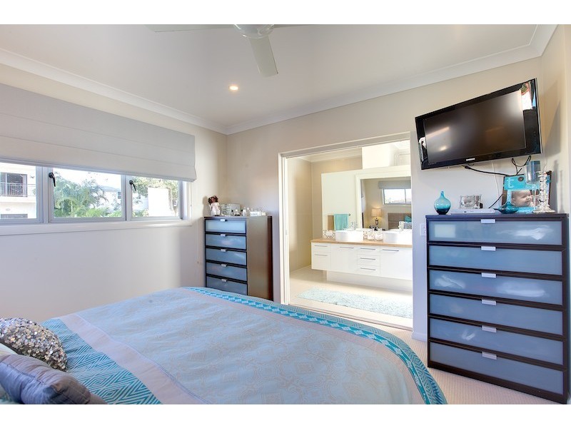 86 Cedar Street, Wynnum QLD 4178