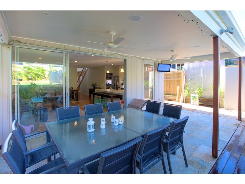 86 Cedar Street, Wynnum QLD 4178
