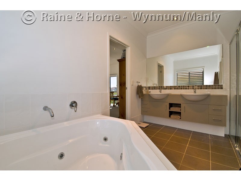 73  Boswell Tce, Manly QLD 4179