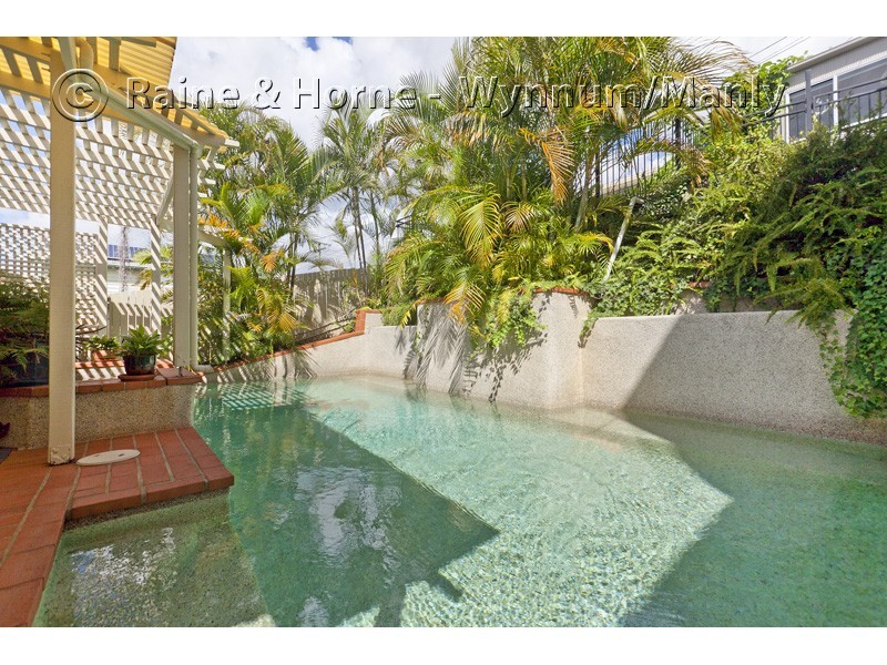 659 Esplanade, Lota QLD 4179