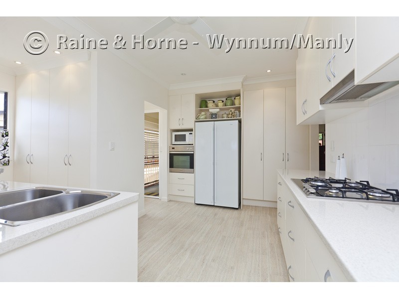 659 Esplanade, Lota QLD 4179
