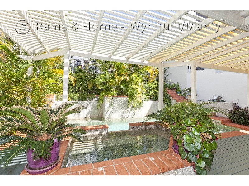 659 Esplanade, Lota QLD 4179