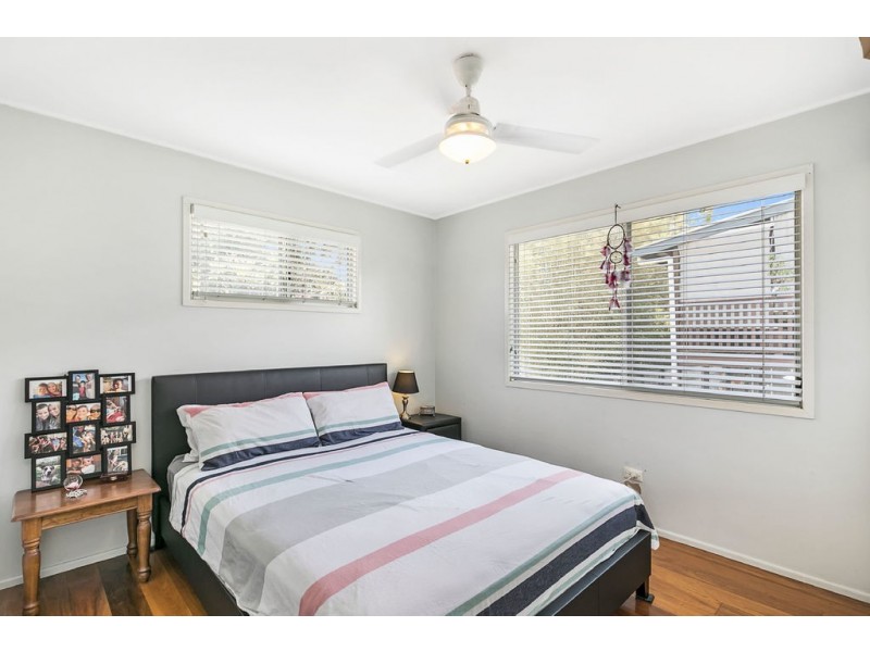 37 Haig Street, Wynnum West QLD 4178