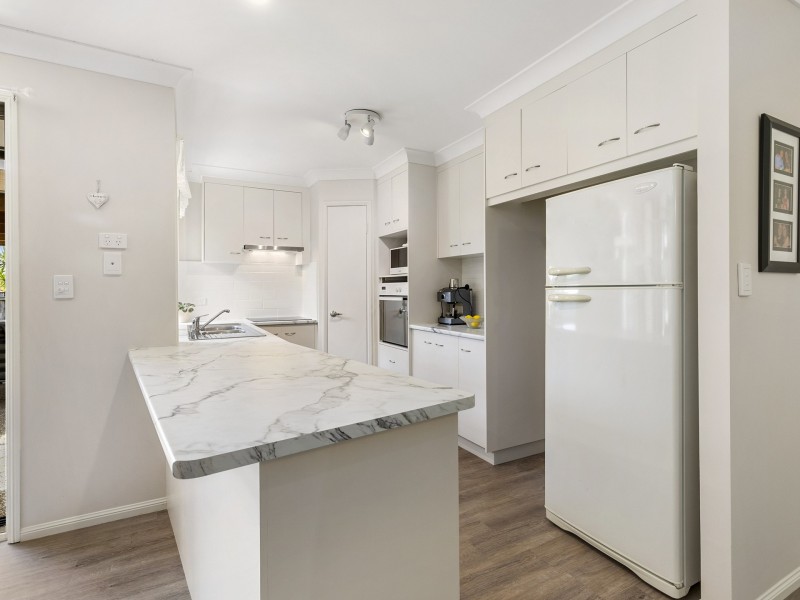 8 SUMMIT STREET, Belmont QLD 4153