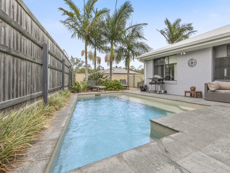 82 EBONY CRESCENT, Redland Bay QLD 4165