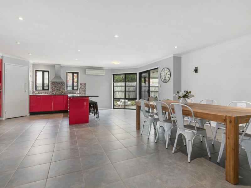 82 EBONY CRESCENT, Redland Bay QLD 4165