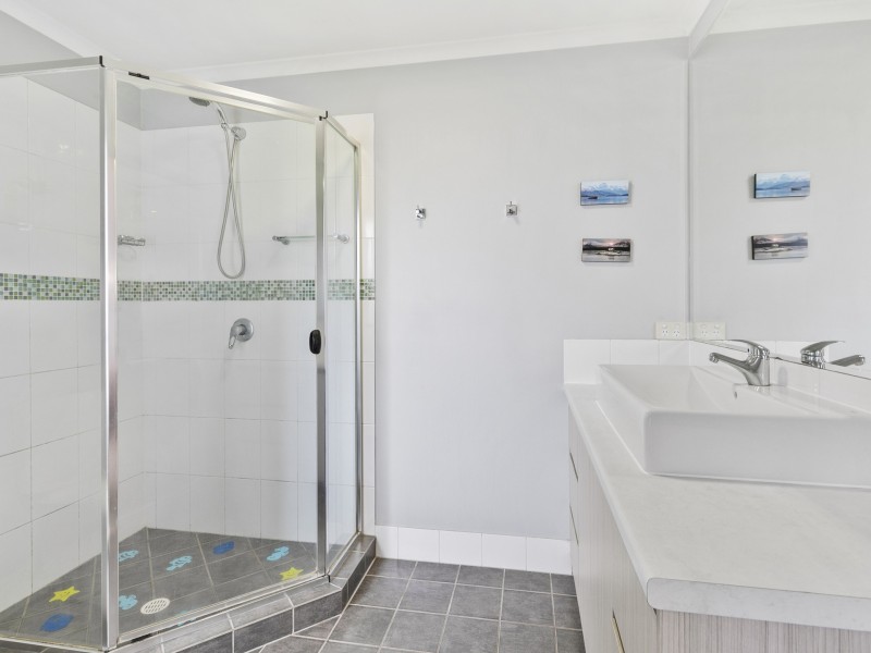 82 EBONY CRESCENT, Redland Bay QLD 4165