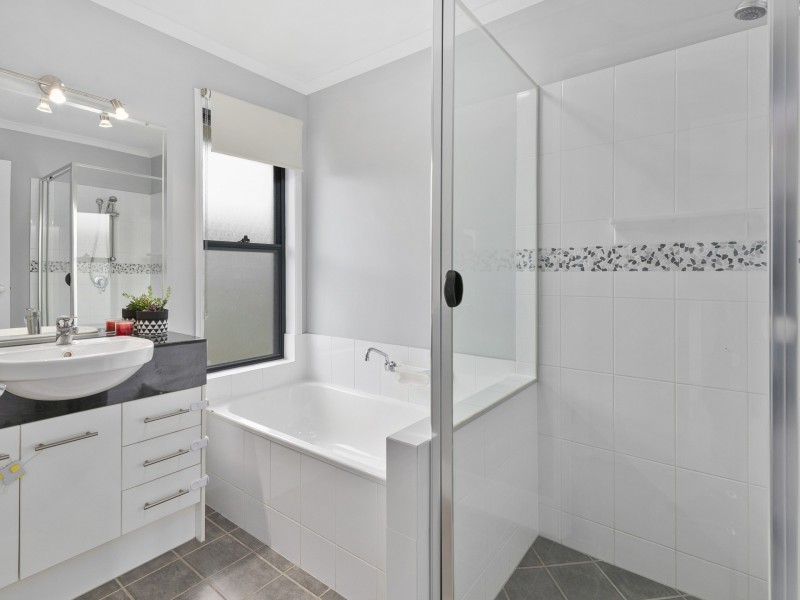 82 EBONY CRESCENT, Redland Bay QLD 4165