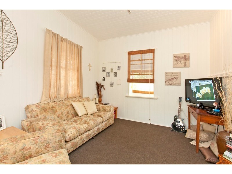 53 Yamboyna Street, Manly QLD 4179