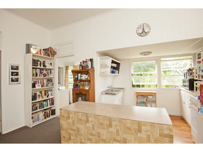 53 Yamboyna Street, Manly QLD 4179