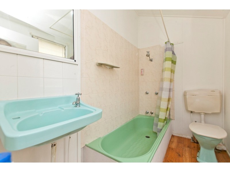 53 Yamboyna Street, Manly QLD 4179