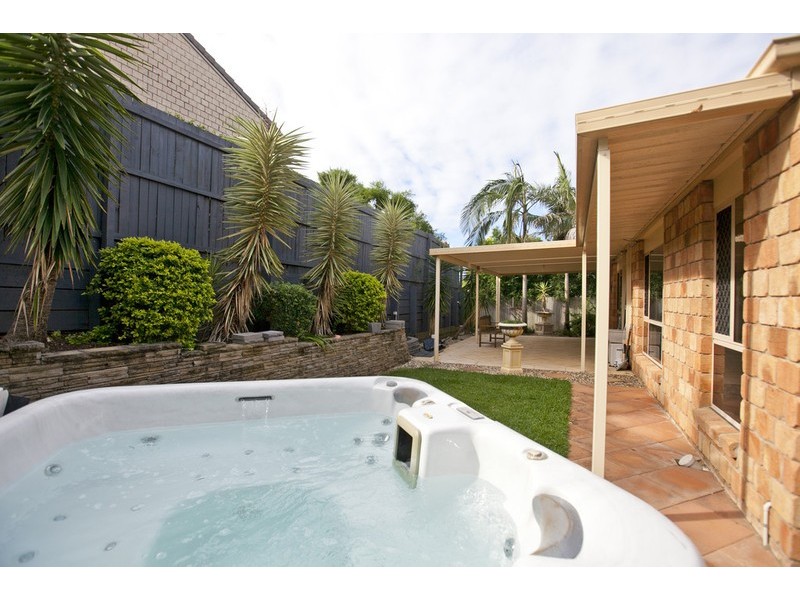 143 Petersen Street, Wynnum QLD 4178