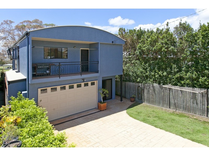 685 Esplanade, Lota QLD 4179