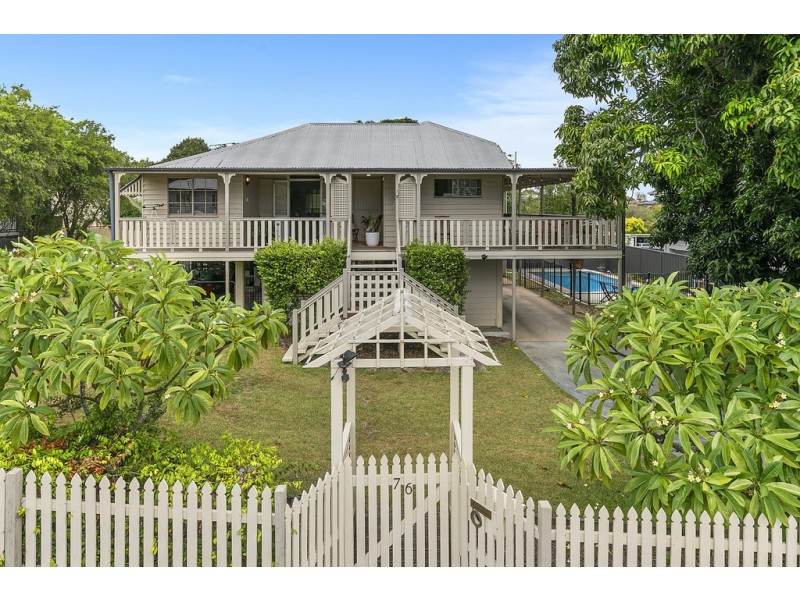 76 BLACKWOOD ROAD, Manly West QLD 4179