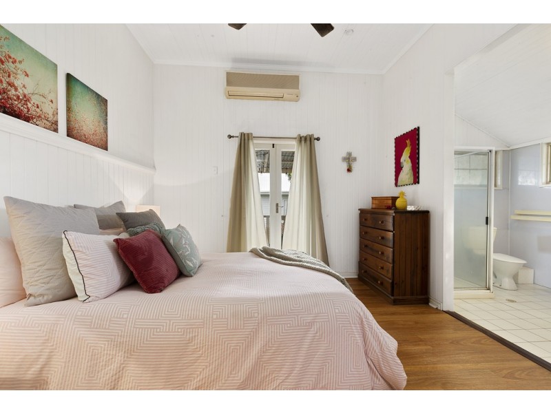 76 BLACKWOOD ROAD, Manly West QLD 4179