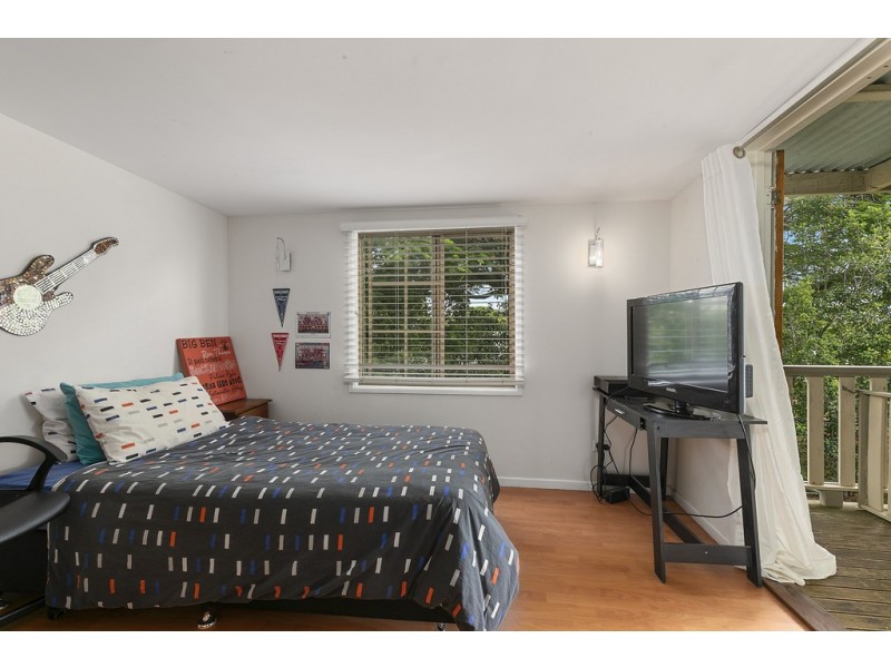 76 BLACKWOOD ROAD, Manly West QLD 4179