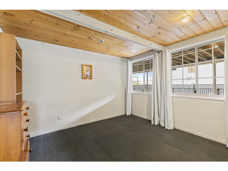 76 BLACKWOOD ROAD, Manly West QLD 4179