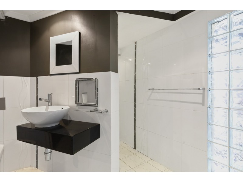 76 BLACKWOOD ROAD, Manly West QLD 4179