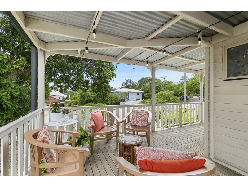 76 BLACKWOOD ROAD, Manly West QLD 4179