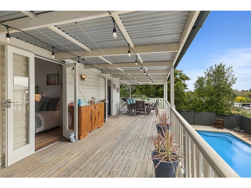 76 BLACKWOOD ROAD, Manly West QLD 4179
