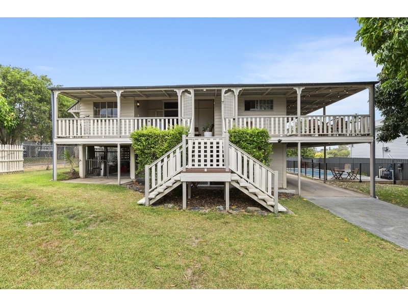 76 BLACKWOOD ROAD, Manly West QLD 4179