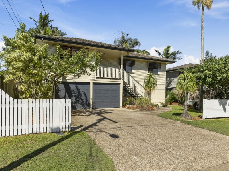 17 KENMAR STREET, Wynnum West QLD 4178