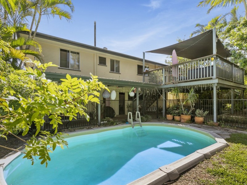 17 KENMAR STREET, Wynnum West QLD 4178