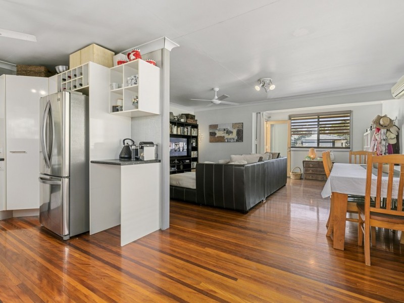 17 KENMAR STREET, Wynnum West QLD 4178