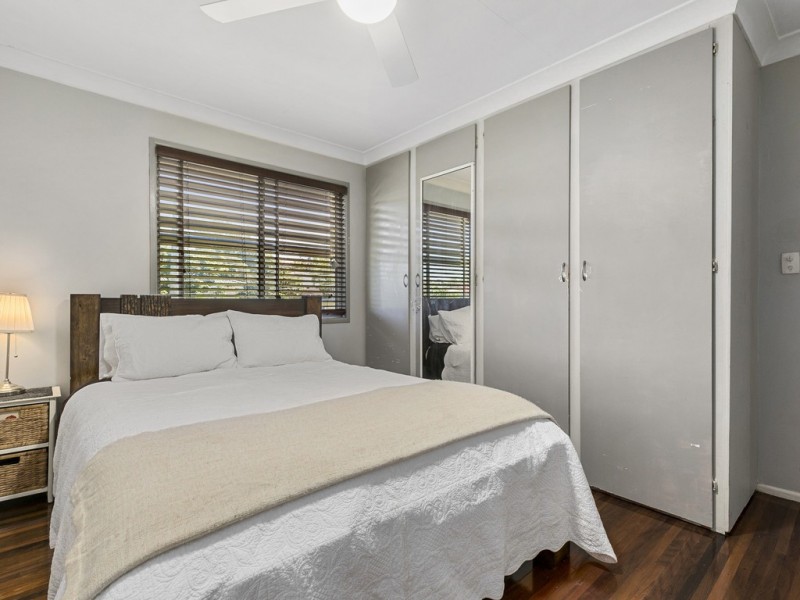 17 KENMAR STREET, Wynnum West QLD 4178